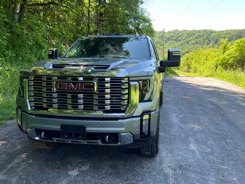 Used 2025 GMC Sierra 2500 Denali w/ Denali Reserve Package AWD/4WD image 17