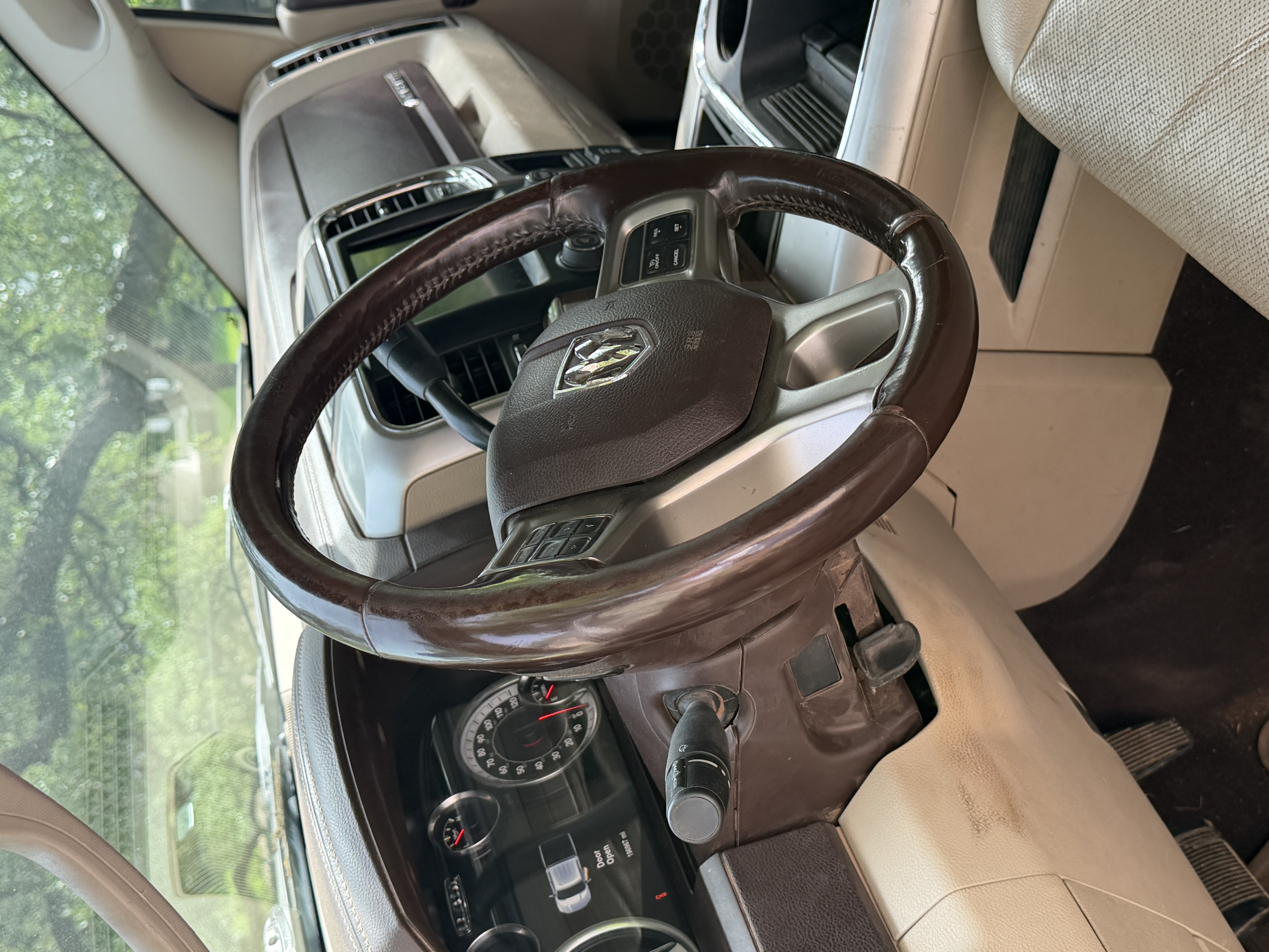 Used 2018 RAM 2500 Laramie w/ Off Road Package AWD/4WD image 19