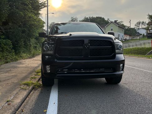 Used 2014 RAM 1500 Express w/ Black Ram 1500 Express Group AWD/4WD image 2