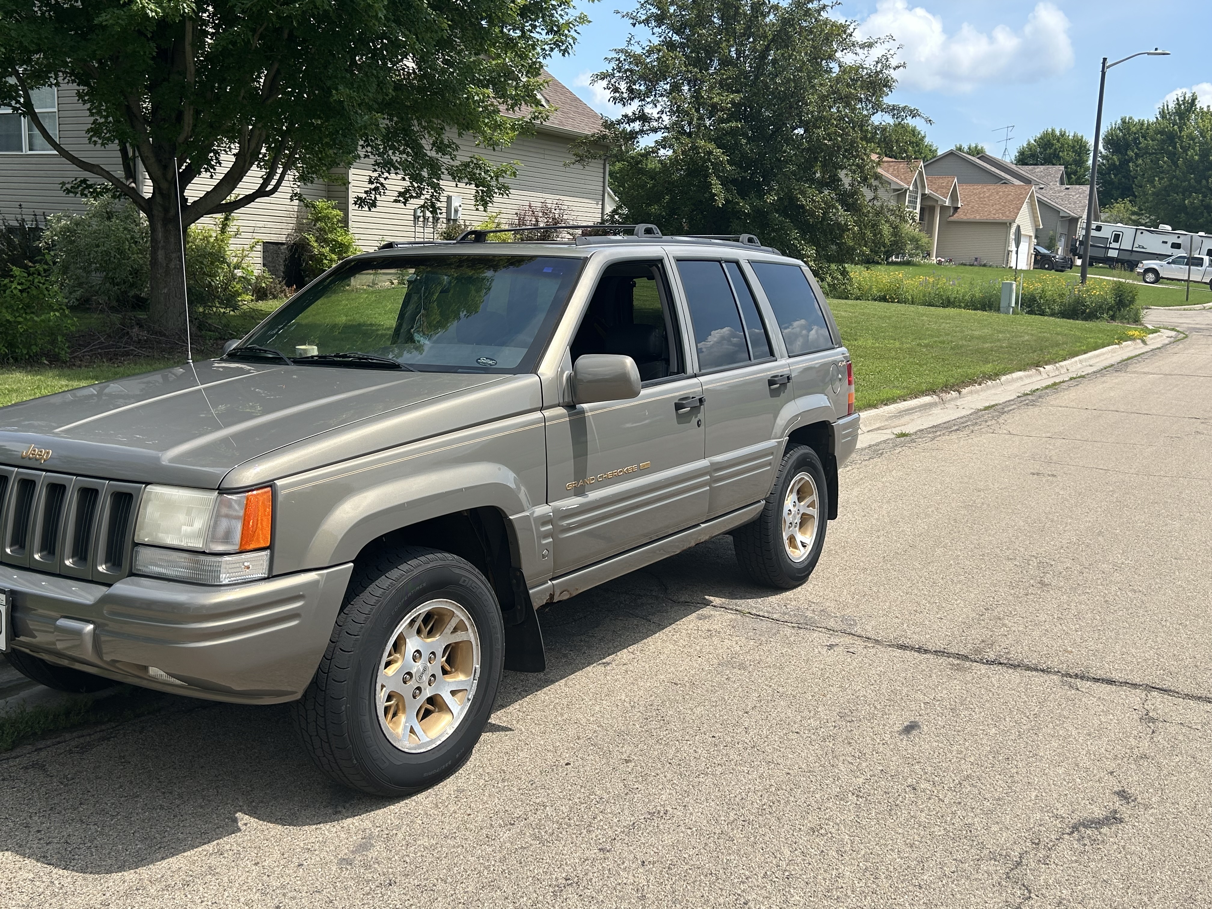 Used 1997 Jeep Grand Cherokee Limited AWD/4WD image 1