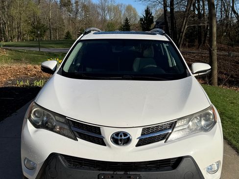 Used 2015 Toyota RAV4 XLE AWD/4WD image 9