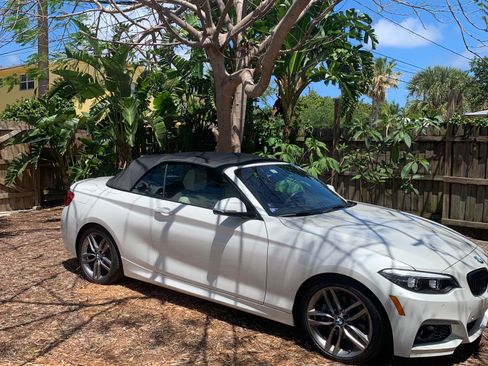 Used 2018 BMW 230i Convertible image 14