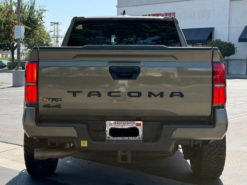 Used 2024 Toyota Tacoma TRD Off-Road w/ TRD Off Road Premium Package AWD/4WD image 9