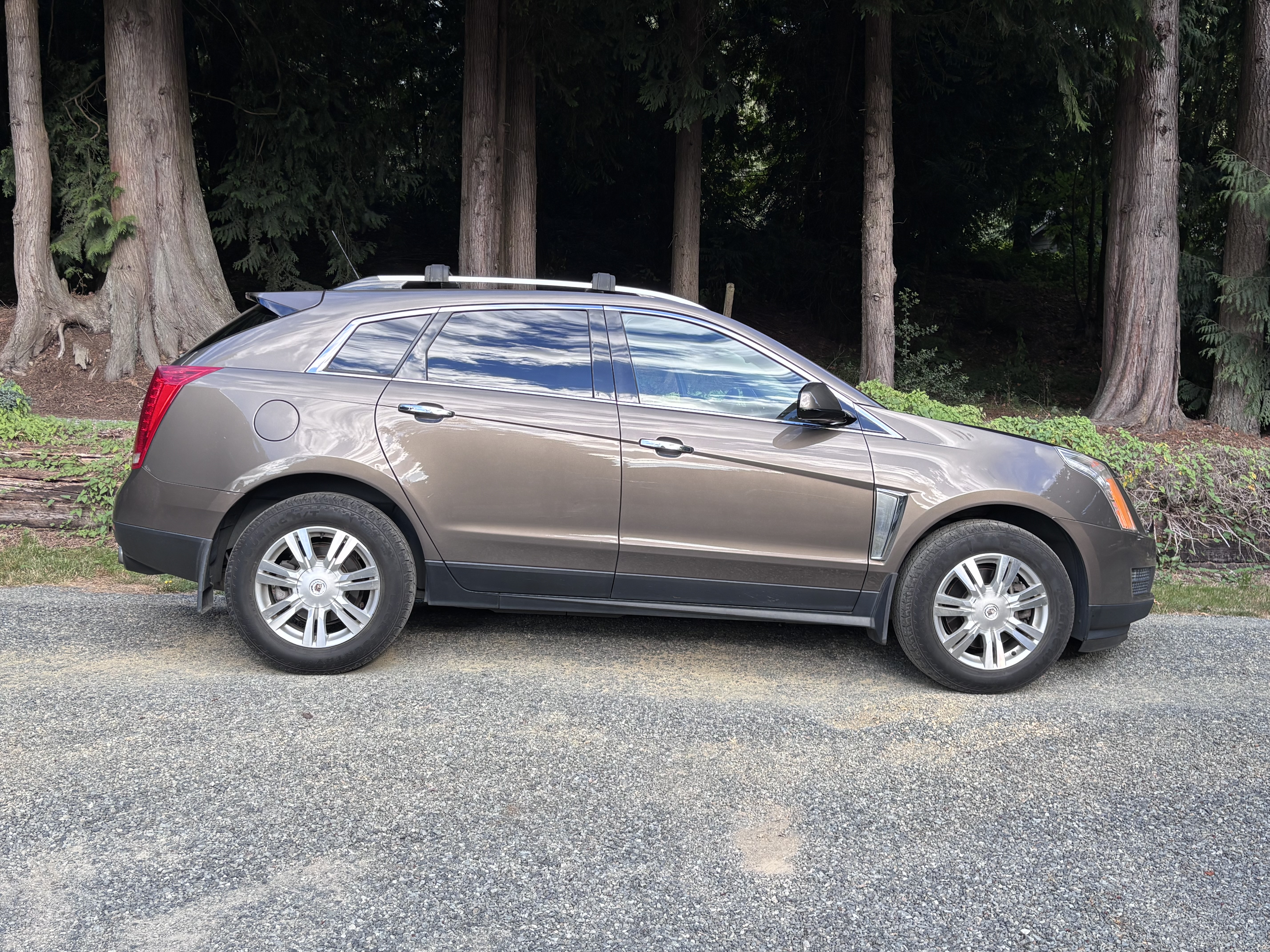 Used 2015 Cadillac SRX Luxury w/ Driver Awareness Package AWD/4WD image 4