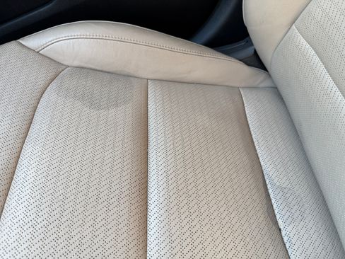 Used 2017 Hyundai Elantra Limited image 31