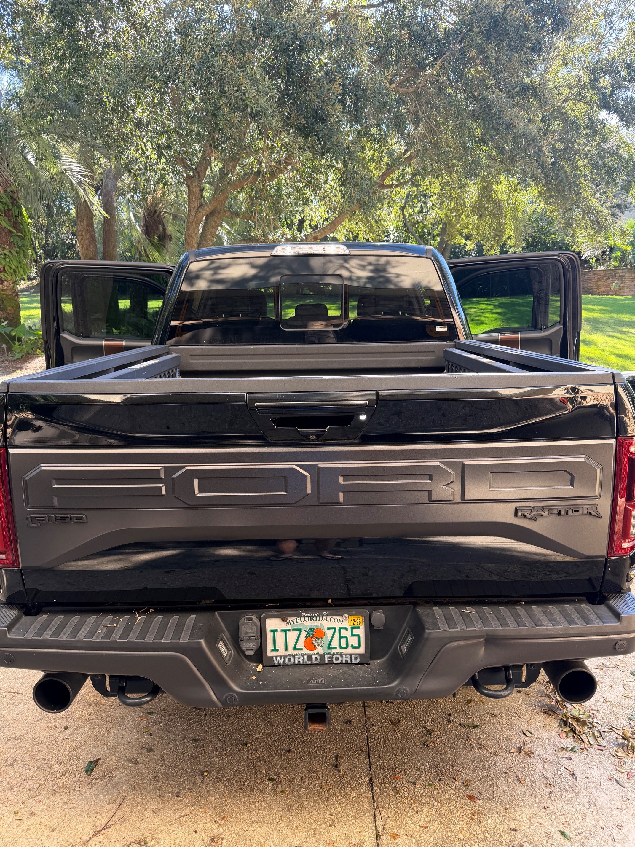 Used 2018 Ford F150 Raptor w/ Equipment Group 802A Luxury AWD/4WD image 8