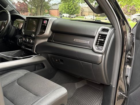 Used 2021 RAM 1500 Big Horn AWD/4WD image 17