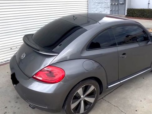 Used 2013 Volkswagen Beetle 2.0T image 1