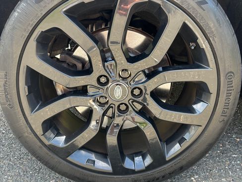 Used 2017 Land Rover Range Rover Supercharged image 12