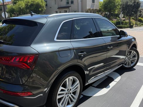 Used 2019 Audi Q5 2.0T Premium Plus w/ Premium Plus Package AWD/4WD image 12