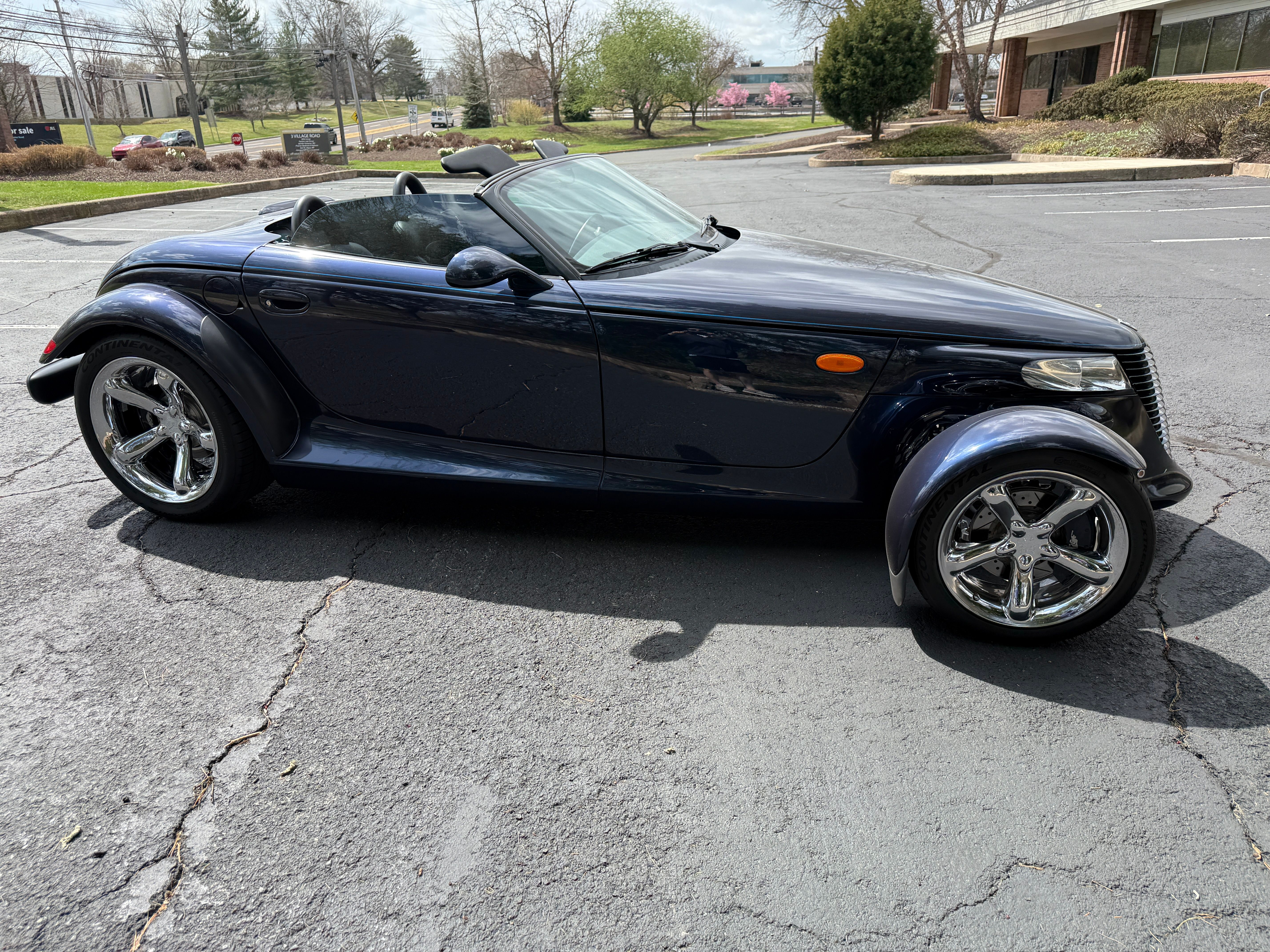Used 2001 Chrysler Prowler RWD image 12