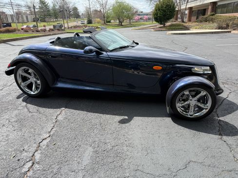 Used 2001 Chrysler Prowler RWD image 12