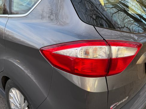 Used 2013 Ford C-MAX SEL image 9