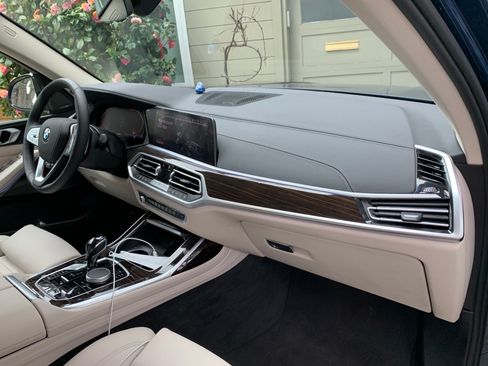 Used 2020 BMW X7 xDrive40i w/ Premium Package AWD/4WD image 6