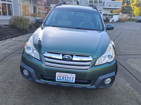 Used 2013 Subaru Outback 2.5i Premium image 2