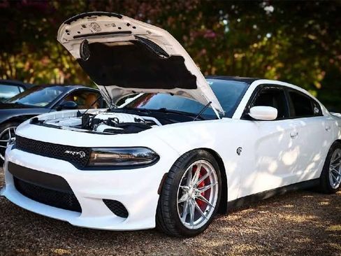 Used 2015 Dodge Charger SRT Hellcat w/ Harman/Kardon Audio Group image 4