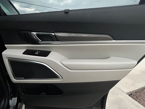 Used 2021 Kia Telluride SX w/ Towing Package image 12