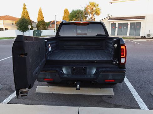 Used 2017 Honda Ridgeline Black Edition image 10