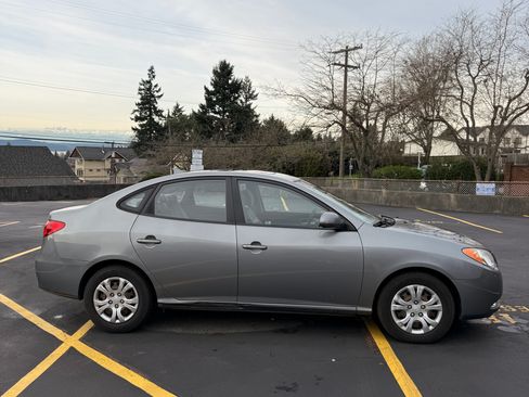 Used 2010 Hyundai Elantra GLS w/ Sunroof Pkg 3 image 11