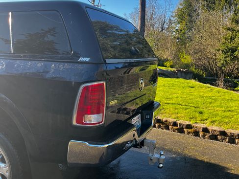 Used 2014 RAM 2500 Laramie w/ Cold Weather Group image 4