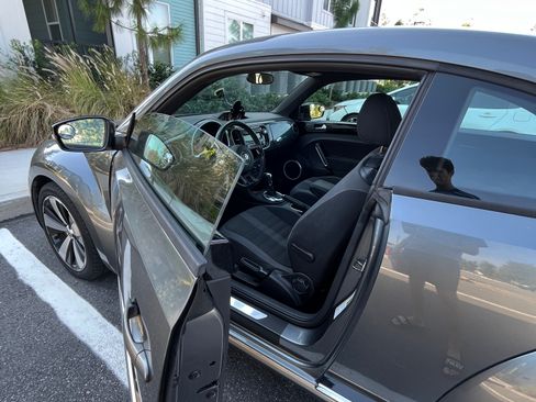 Used 2013 Volkswagen Beetle Turbo image 26