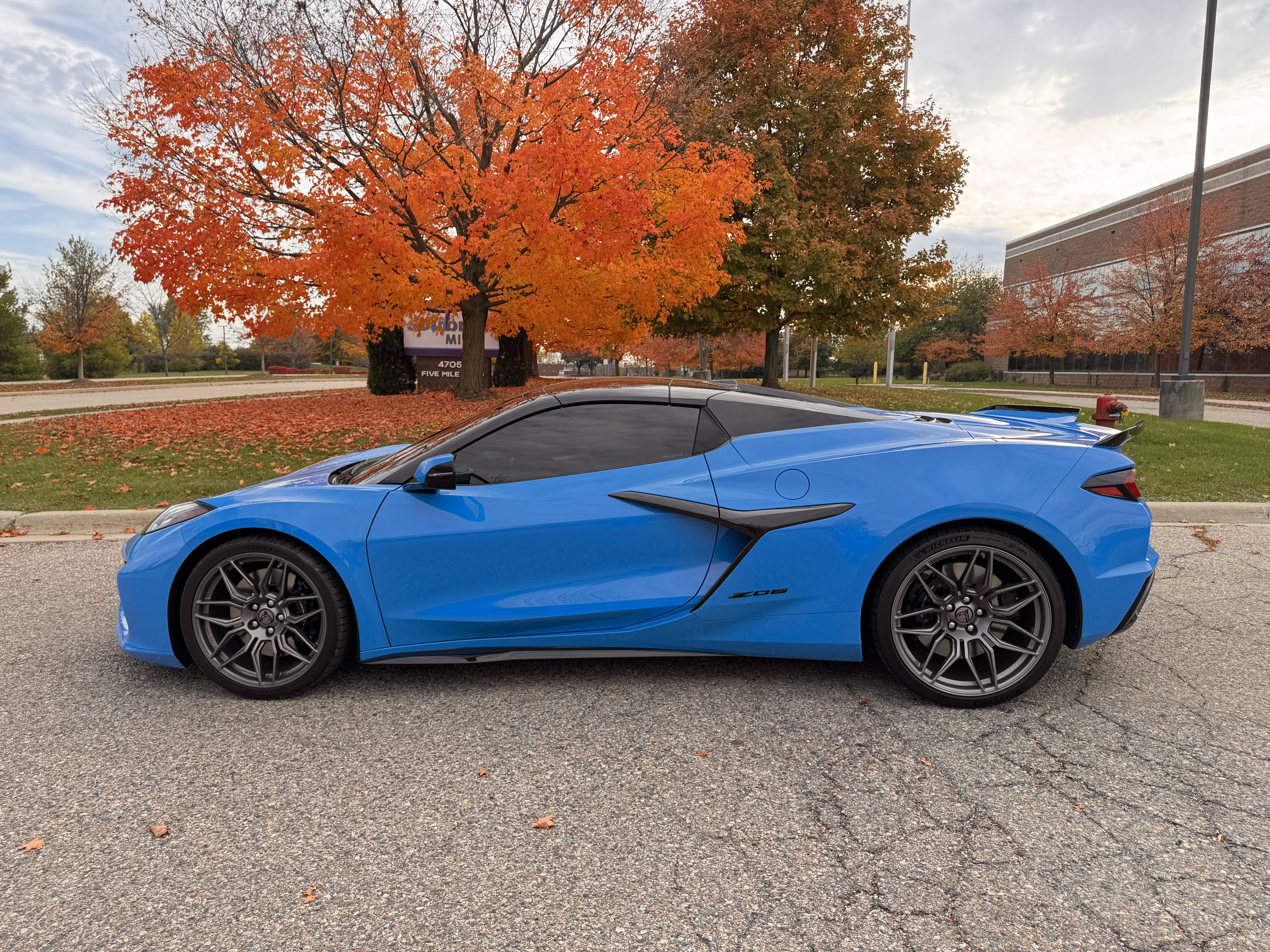 Used 2024 Chevrolet Corvette Z06 w/ Battery Protection Package RWD image 1