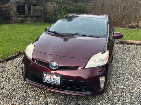 Used 2013 Toyota Prius Persona Series image 4