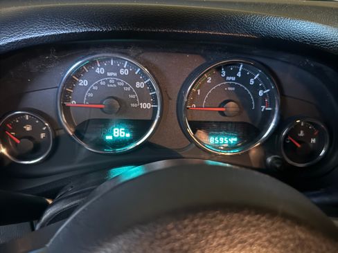 Used 2015 Jeep Wrangler Sport AWD/4WD image 12