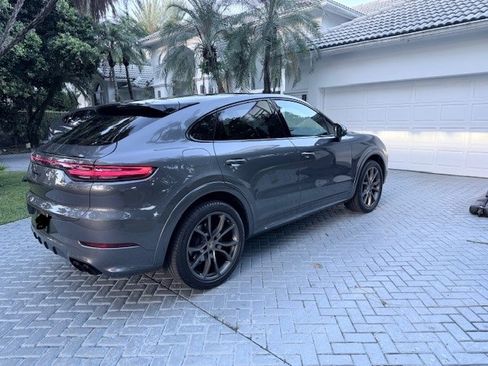 Used 2021 Porsche Cayenne S image 15