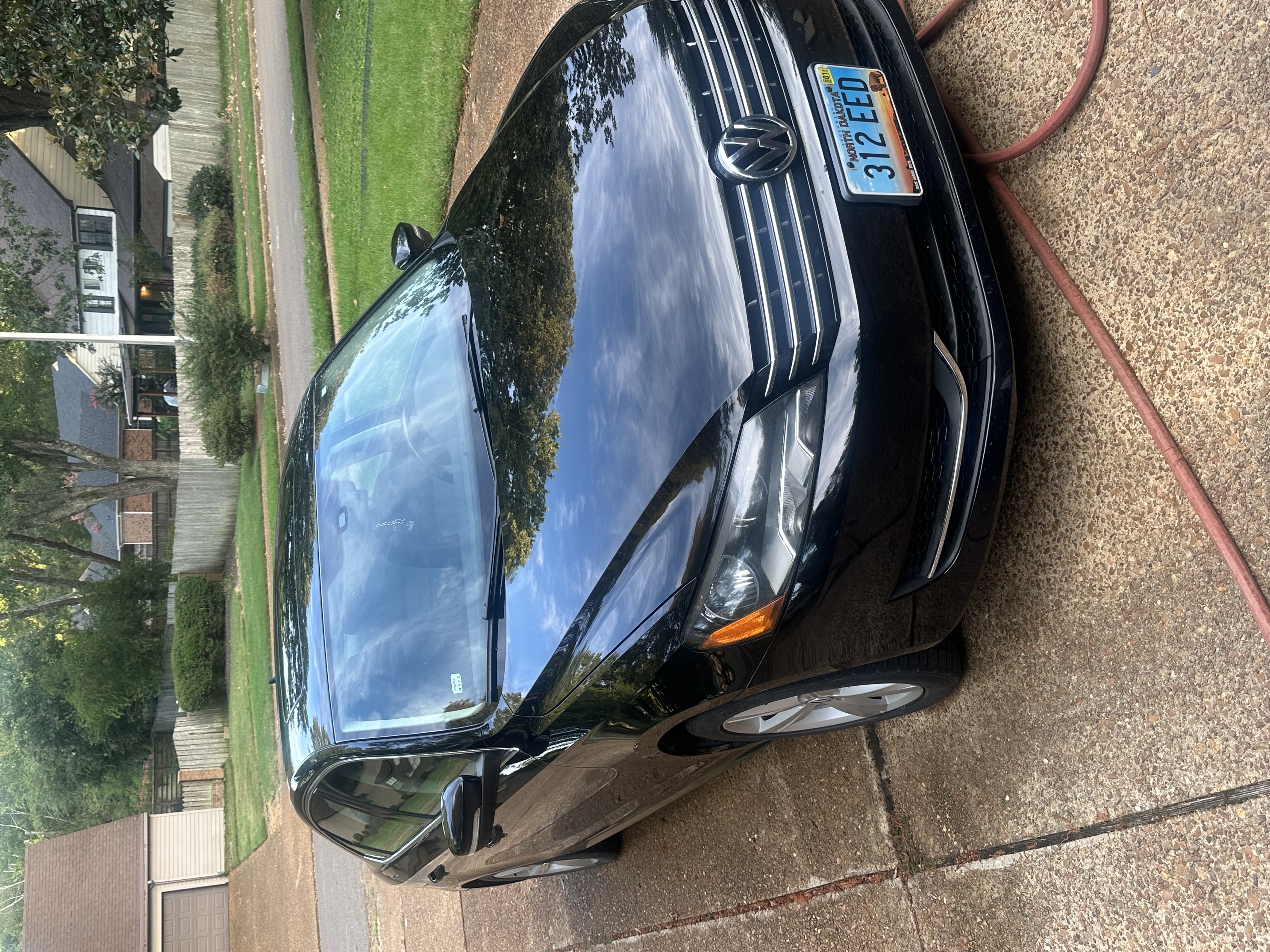 Used 2013 Volkswagen Passat TDI SE FWD image 1