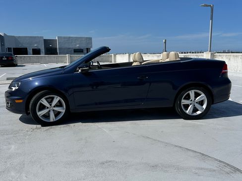 Used 2012 Volkswagen Eos Komfort FWD image 6