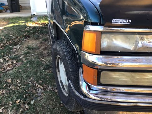 Used 1999 Chevrolet Tahoe Z71 w/ Preferred Equipment Group image 5