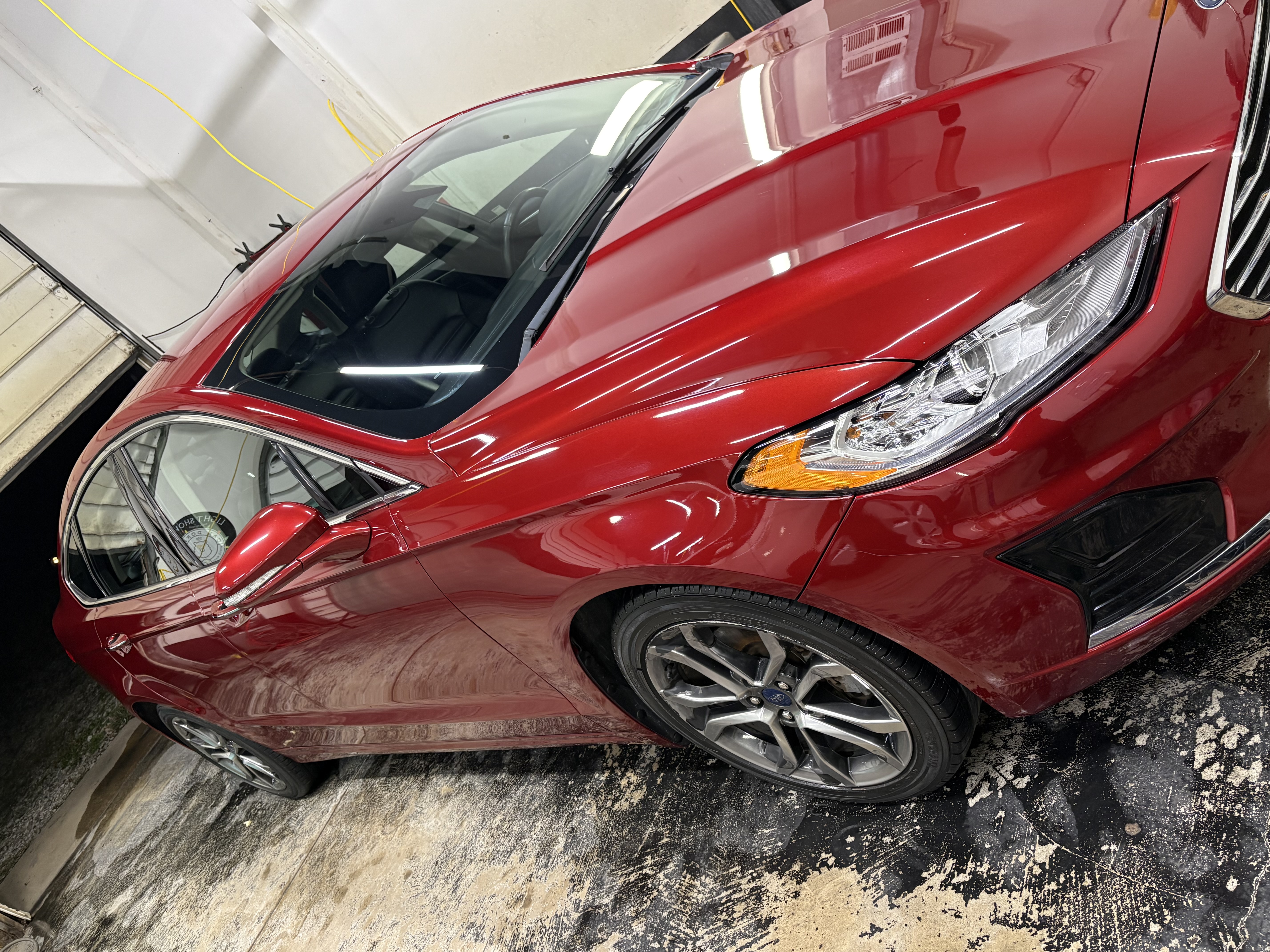 Used 2019 Ford Fusion SEL FWD image 2