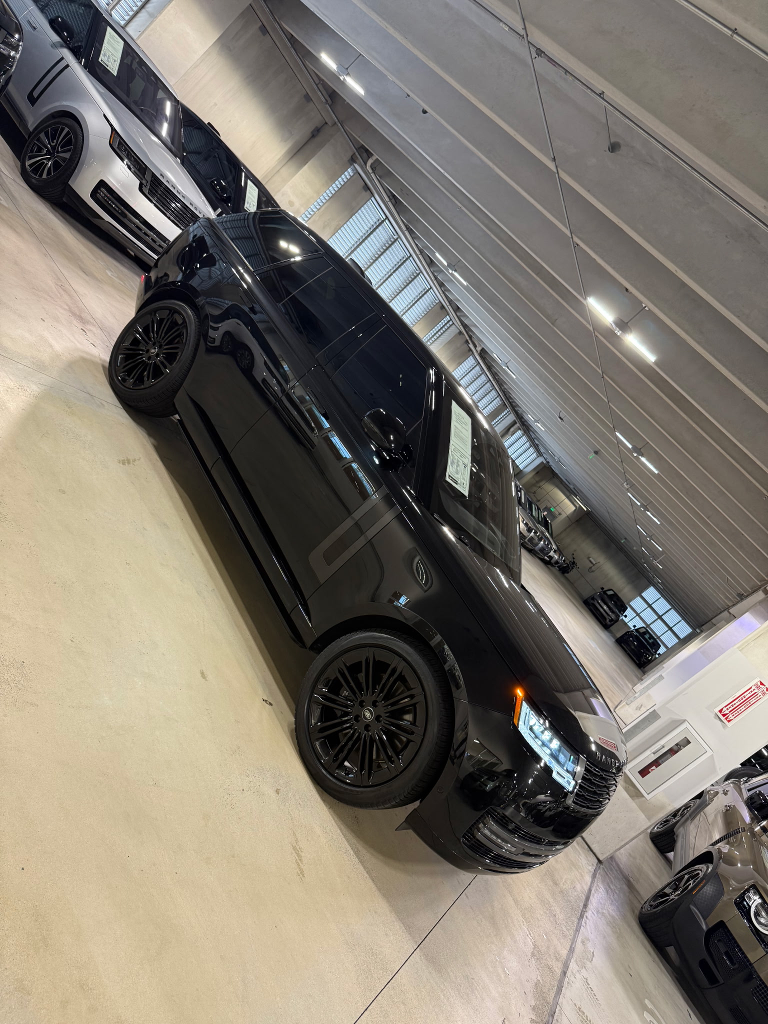 Used 2023 Land Rover Range Rover SE AWD/4WD image 12