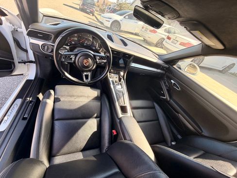 Used 2017 Porsche 911 Carrera image 9