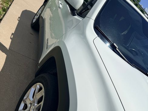 Used 2016 Jeep Renegade Latitude AWD/4WD image 5