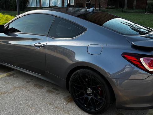 Used 2014 Hyundai Genesis 3.8 RWD image 6