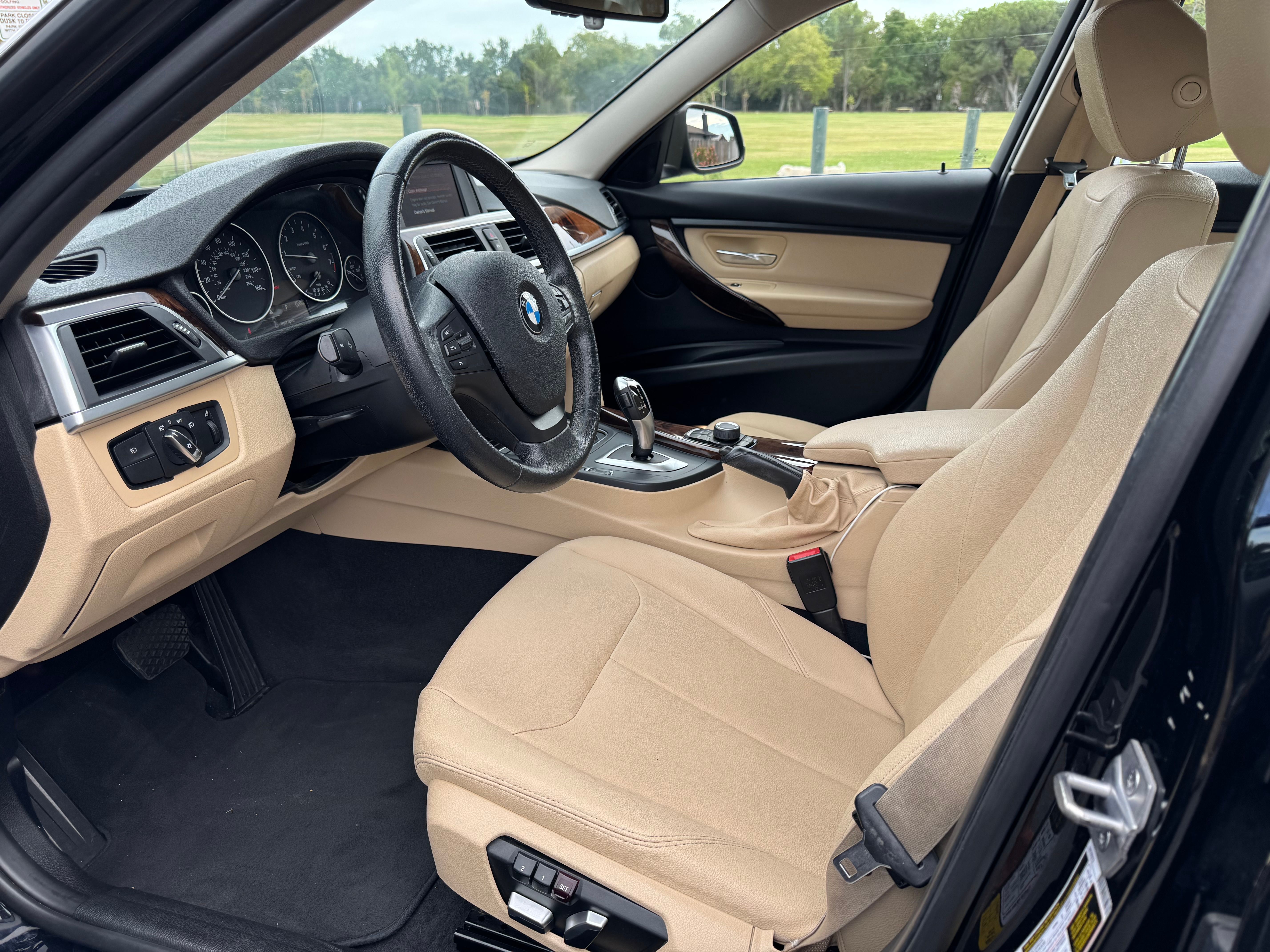 Used 2018 BMW 320i Sedan RWD image 5