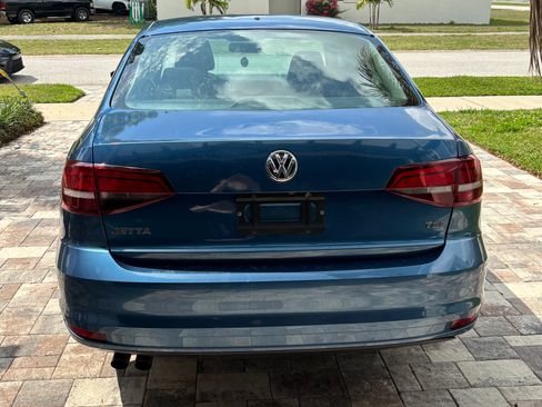Used 2017 Volkswagen Jetta S image 6