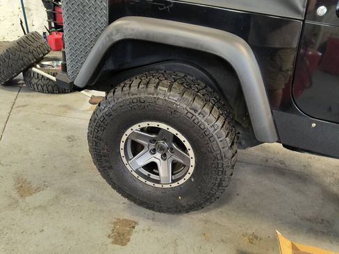 Used 2006 Jeep Wrangler Sport w/ 30" Tire & Wheel Group image 9