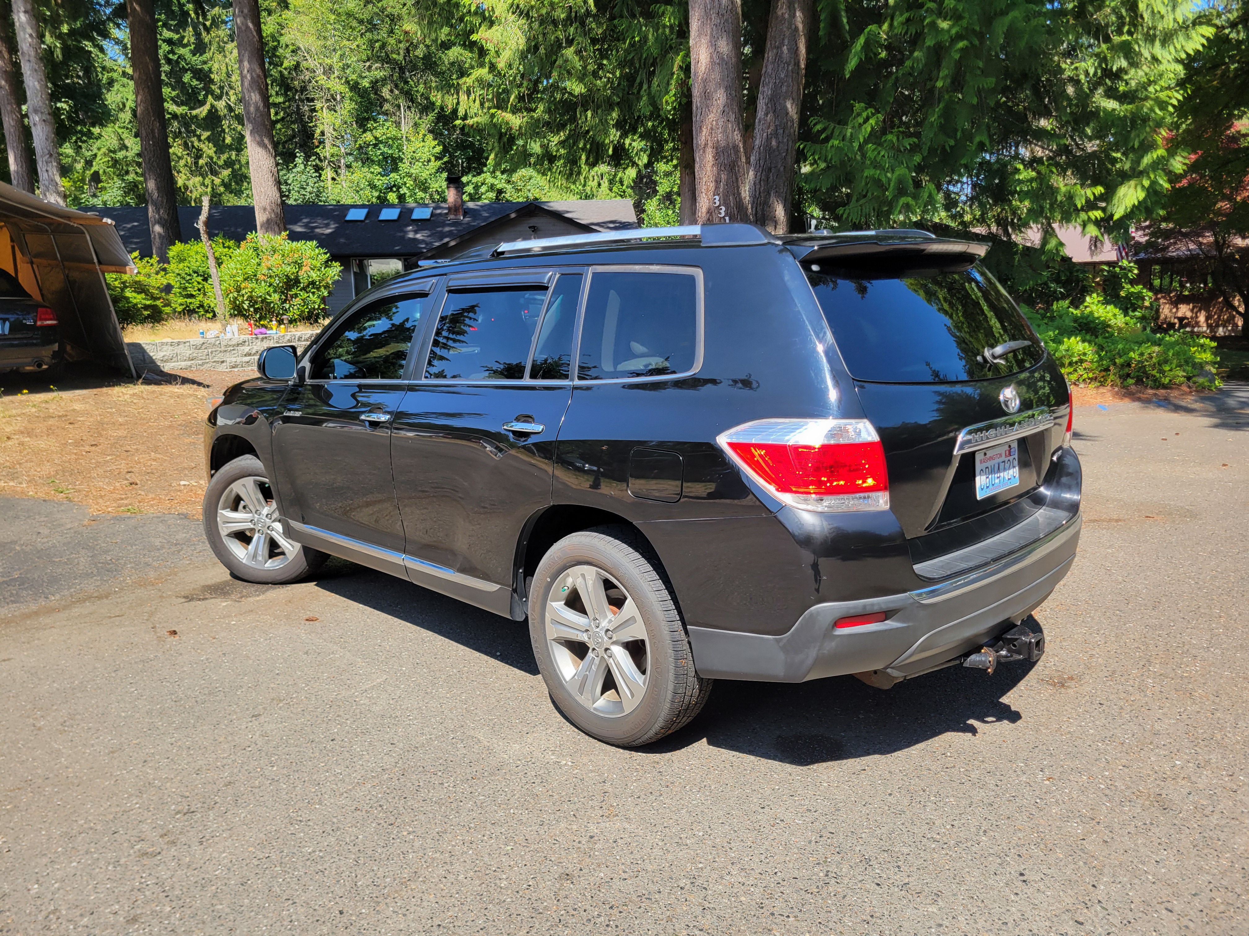 Used 2011 Toyota Highlander Limited w/ Tow Pkg AWD/4WD image 8