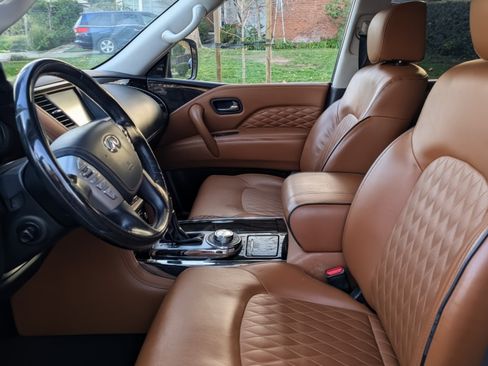 Used 2018 INFINITI QX80 4WD w/ Deluxe Technology Package image 9