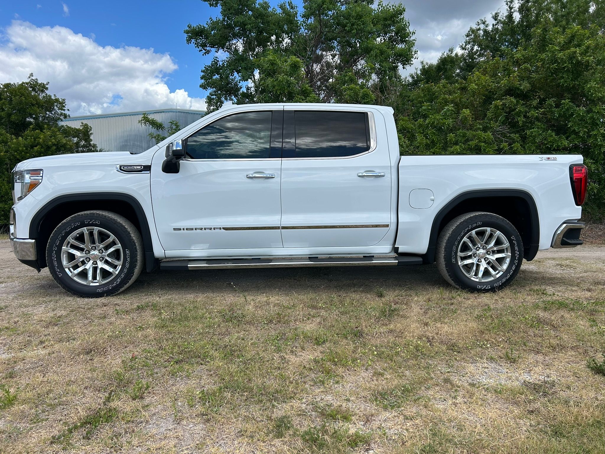 Used 2019 GMC Sierra 1500 SLT w/ SLT Premium Plus Package AWD/4WD image 4