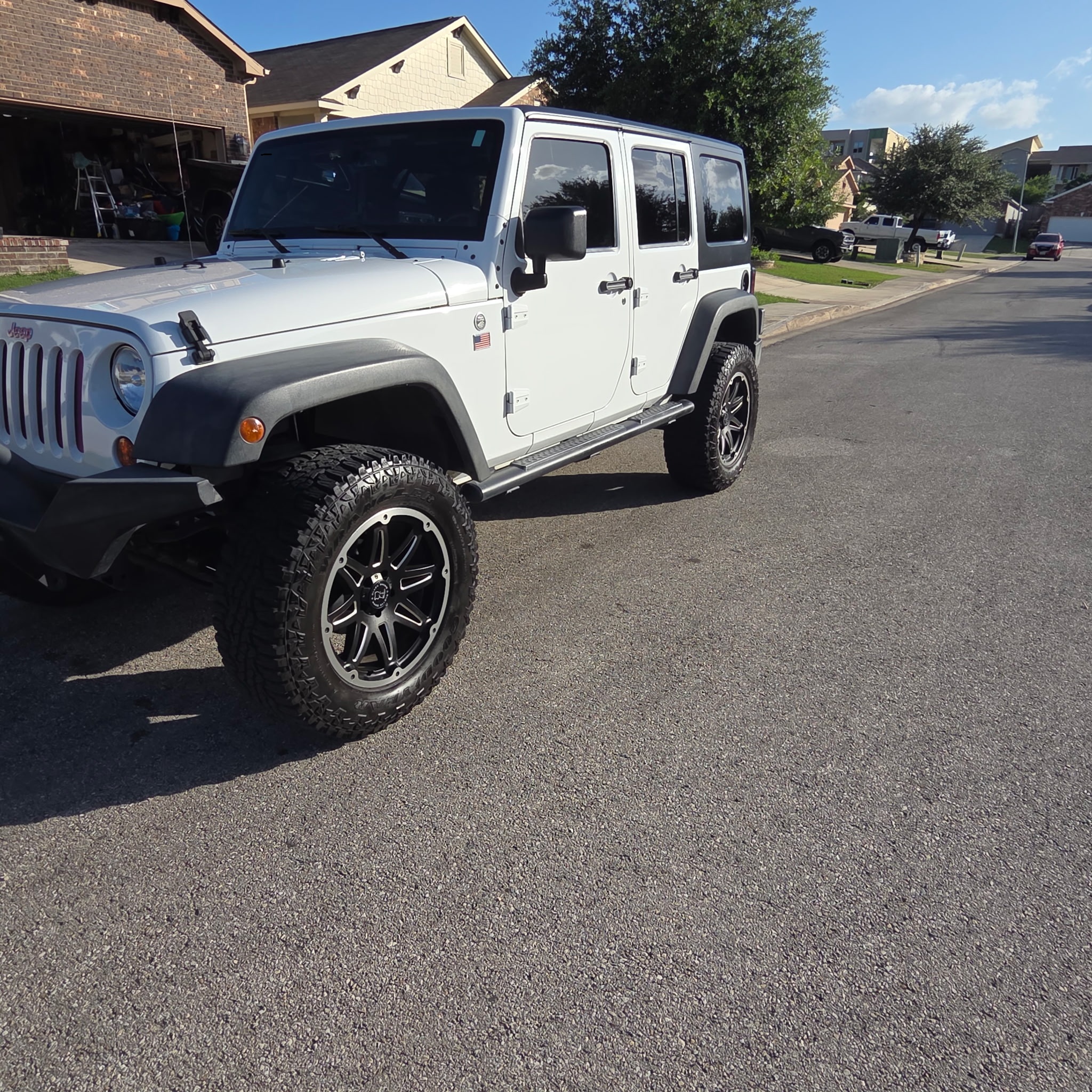 Used 2013 Jeep Wrangler Unlimited Sport AWD/4WD image 2