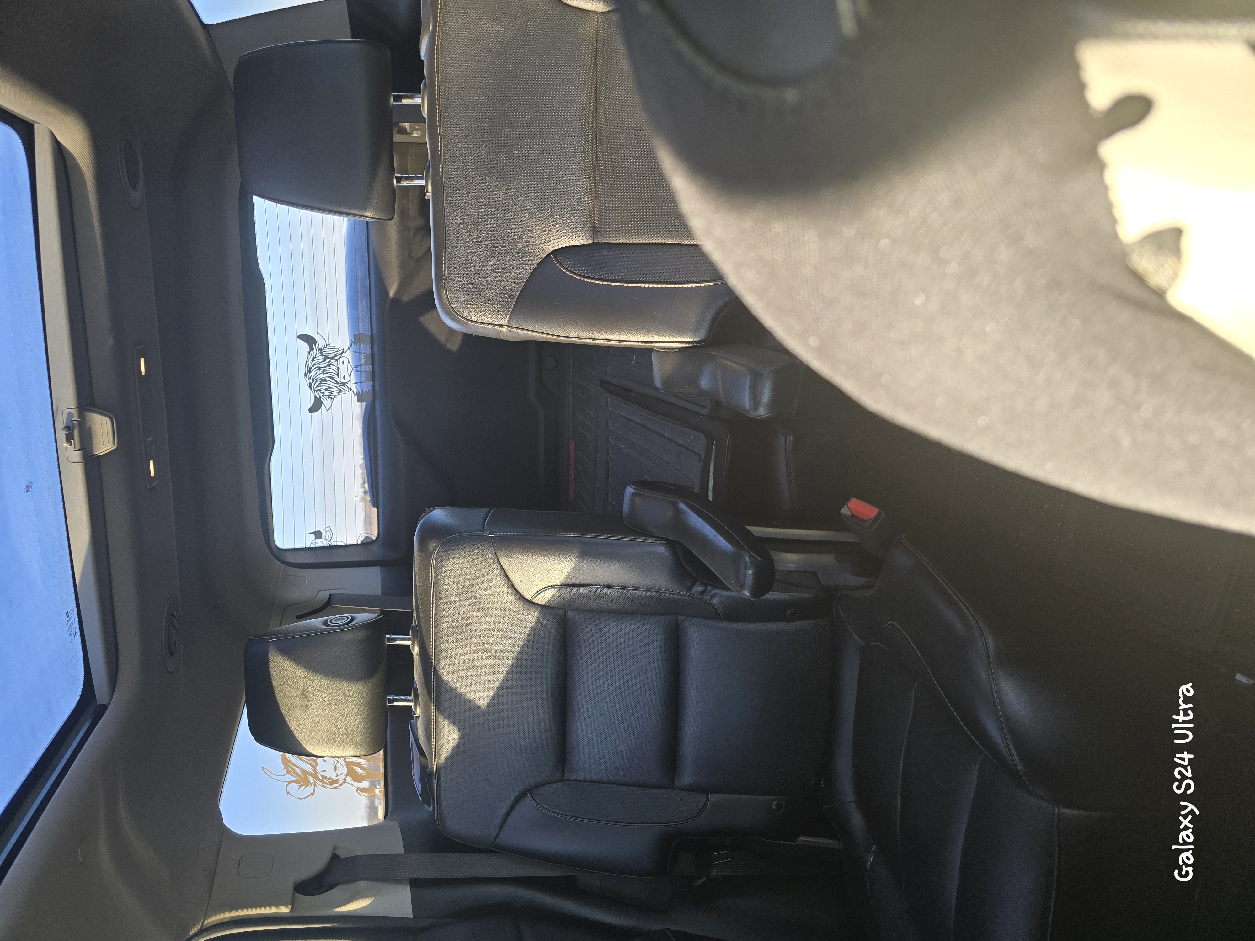 Used 2017 GMC Acadia SLT w/ LPO, Cargo Package FWD image 4