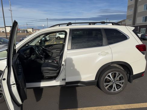 Used 2021 Subaru Forester Limited w/ Popular Package #3 image 5