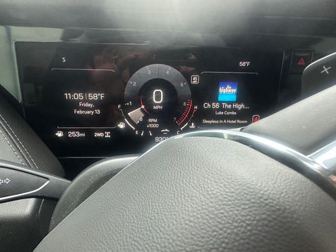 Used 2025 GMC Yukon XL Denali image 12