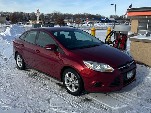 Used 2014 Ford Focus SE w/ SE Winter Package image 9