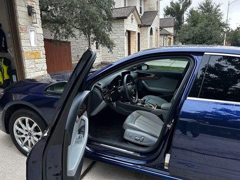 Used 2022 Audi A4 2.0T Premium w/ Convenience Package image 6