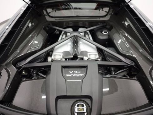 Used 2018 Audi R8 V10 plus image 15